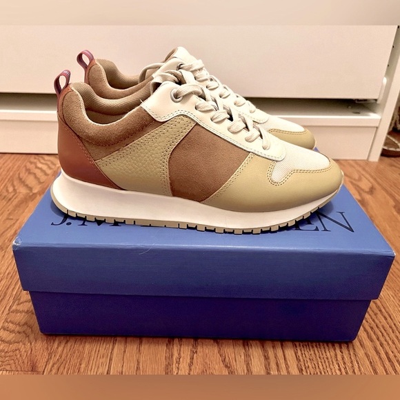 J.McLaughlin Emerson Suede Sneakers Golden Caramel Size 7
Brand new - Picture 6 of 6